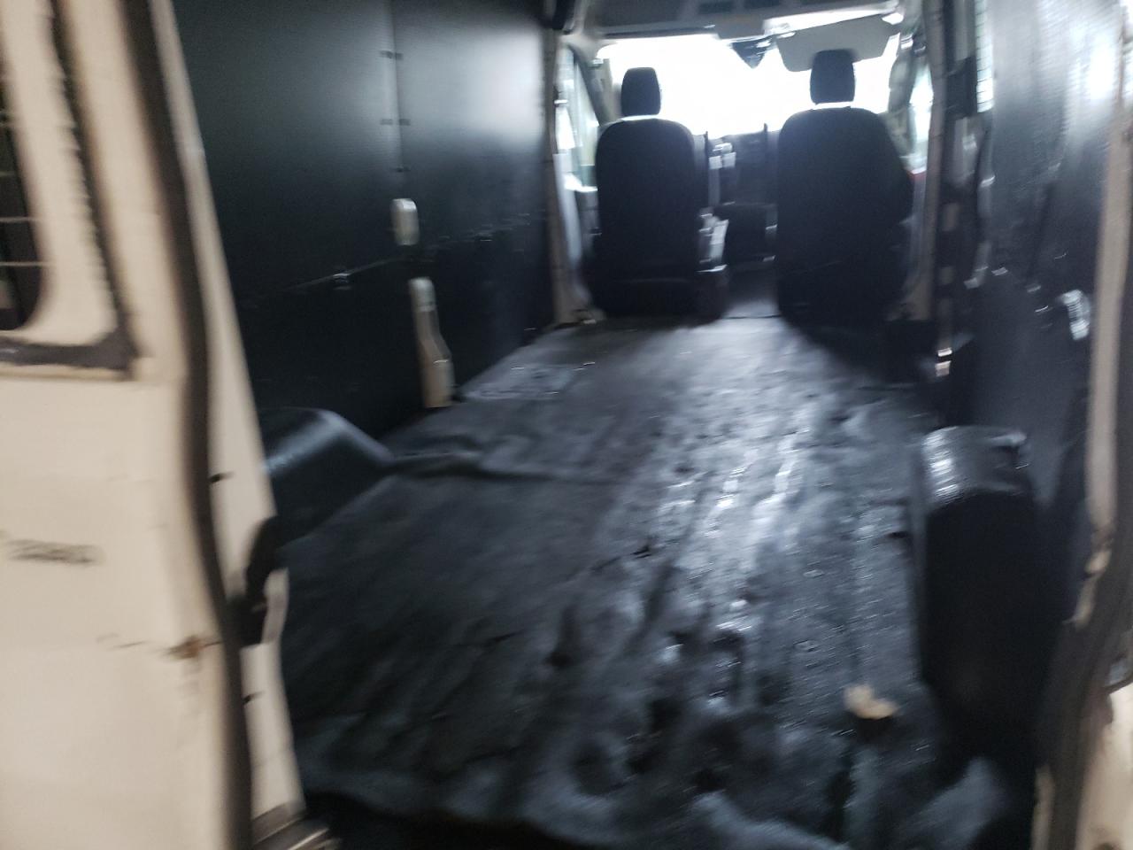 Photo 6 from auction – 2017 FORD TRANSIT T- with VIN 1FTYR2CM3HKA04756