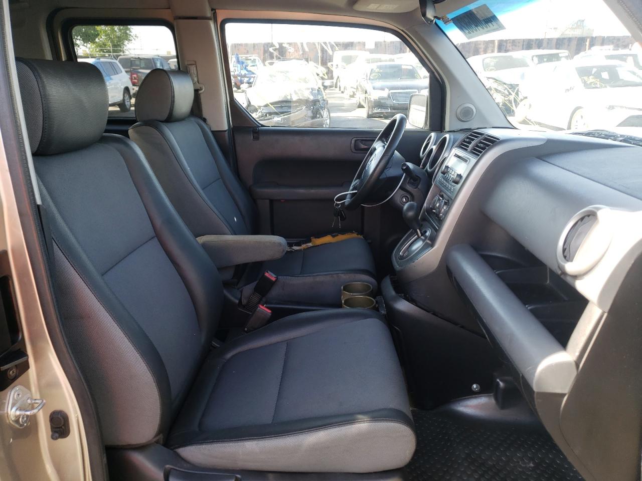 Photo 5 from auction – 2003 HONDA ELEMENT EX with VIN 5J6YH28523L021176