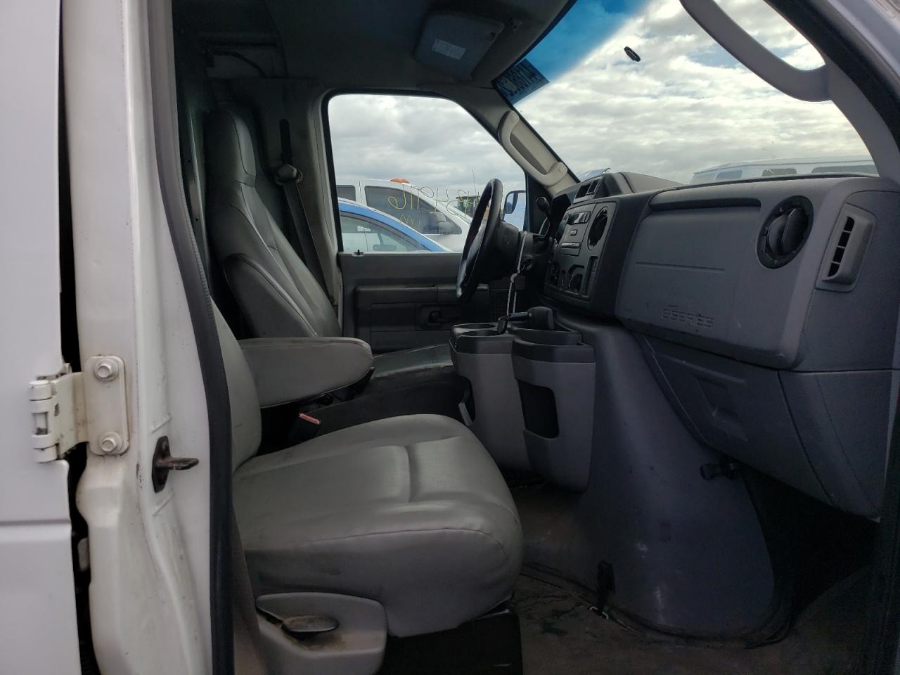 Photo 5 from auction – 2011 FORD ECONOLINE with VIN 1FTNE1EL2BDA51964