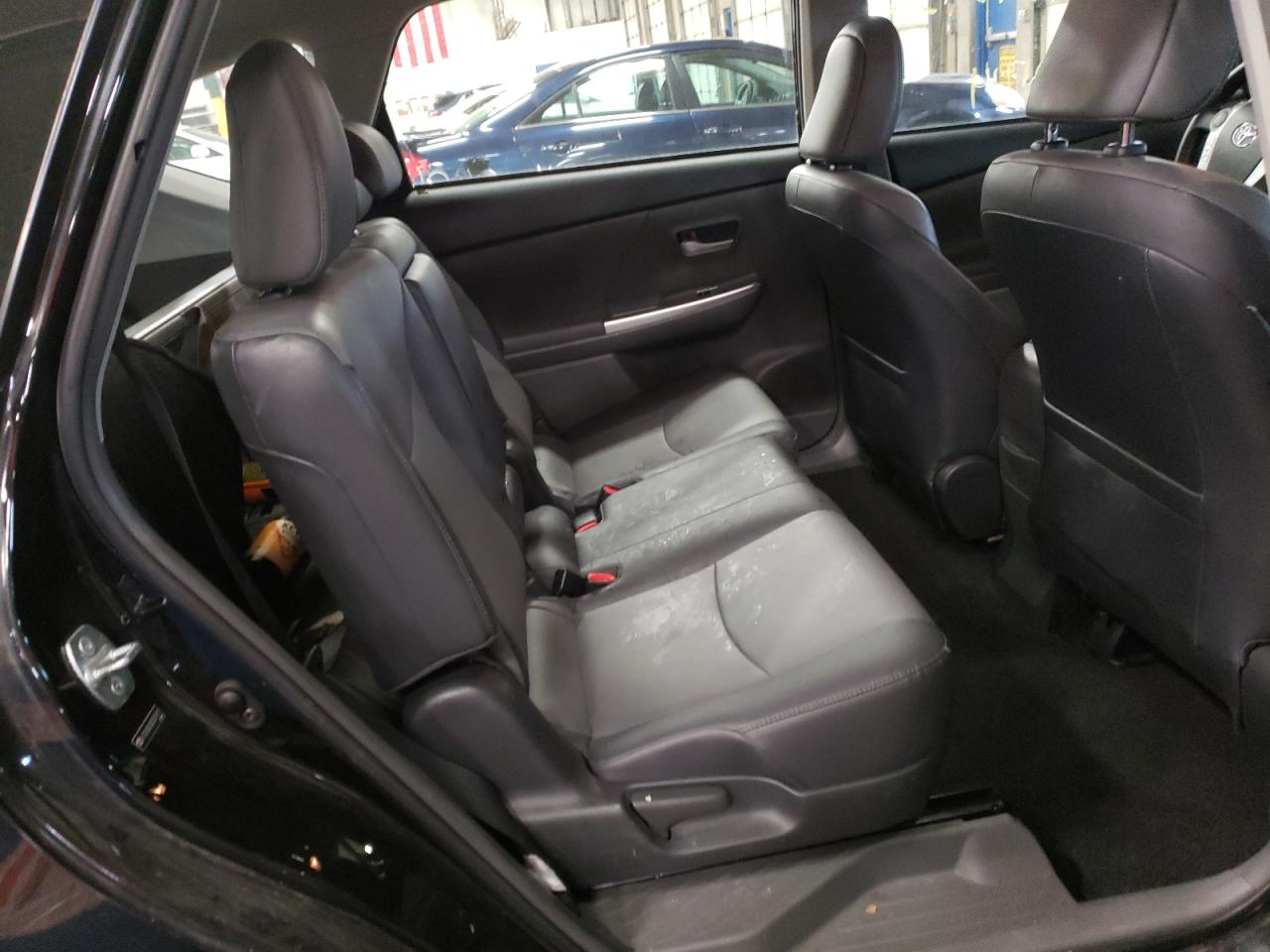 Photo 6 from auction – 2012 TOYOTA PRIUS V with VIN JTDZN3EU2C3019111
