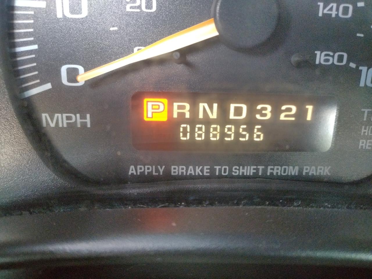 Photo 18 from auction – 2002 CHEVROLET EXPRESS G3 with VIN 1GAHG35R521172229