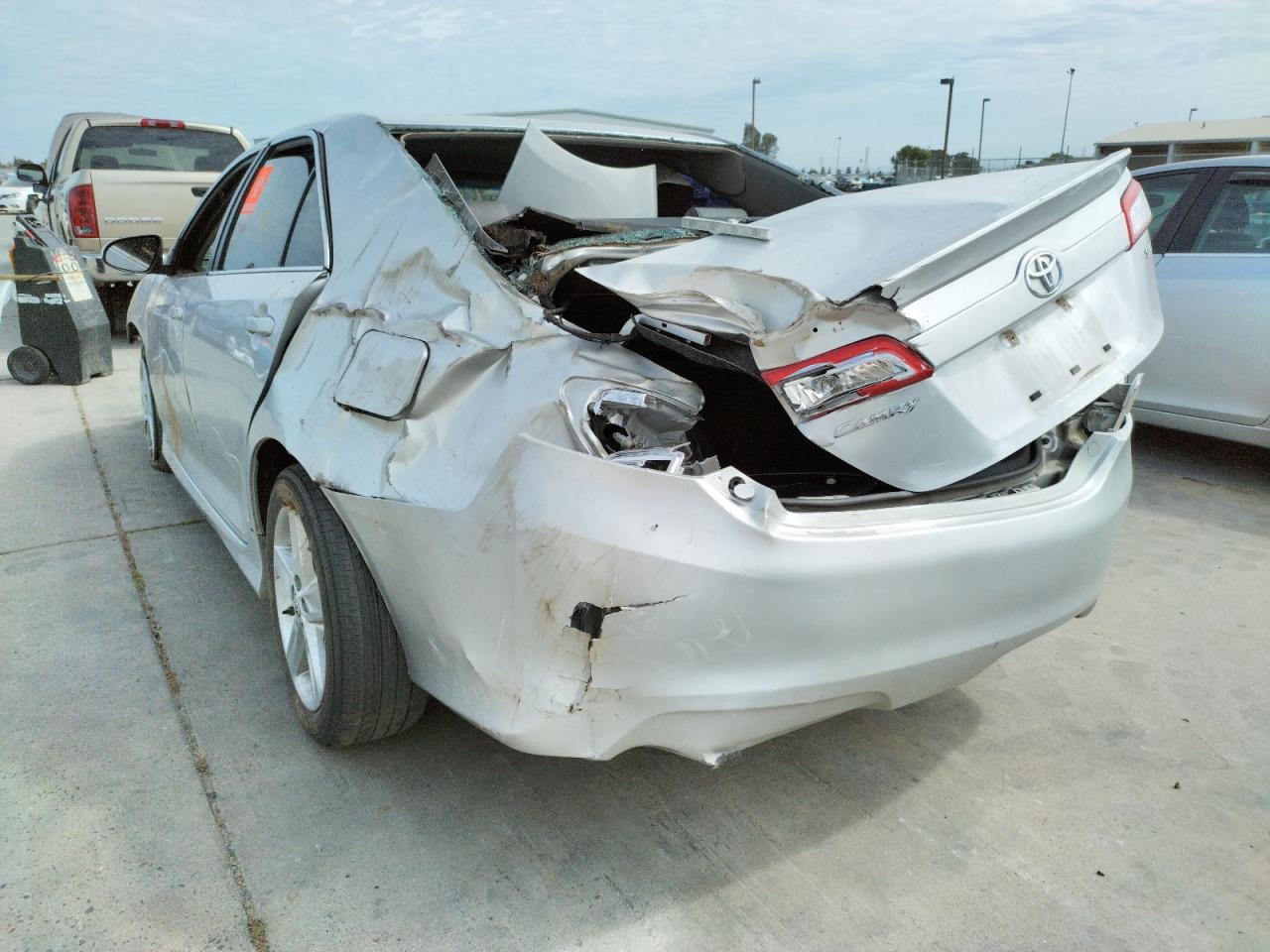 Photo 3 from auction – 2012 TOYOTA CAMRY BASE with VIN 4T1BF1FK8CU550206