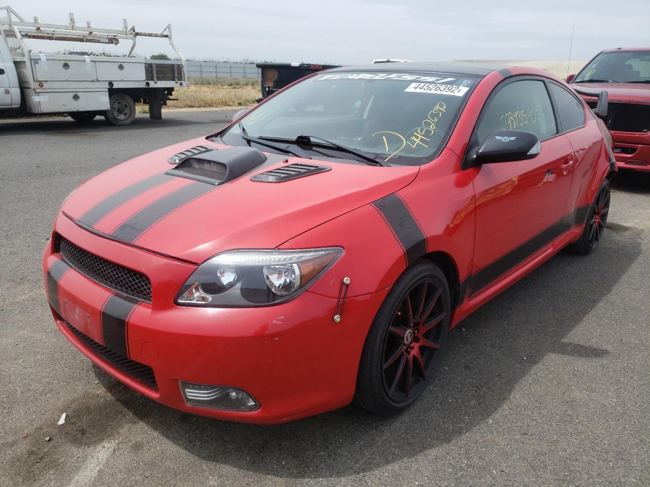 Photo 2 from auction – 2005 TOYOTA SCION TC with VIN JTKDE167150048667