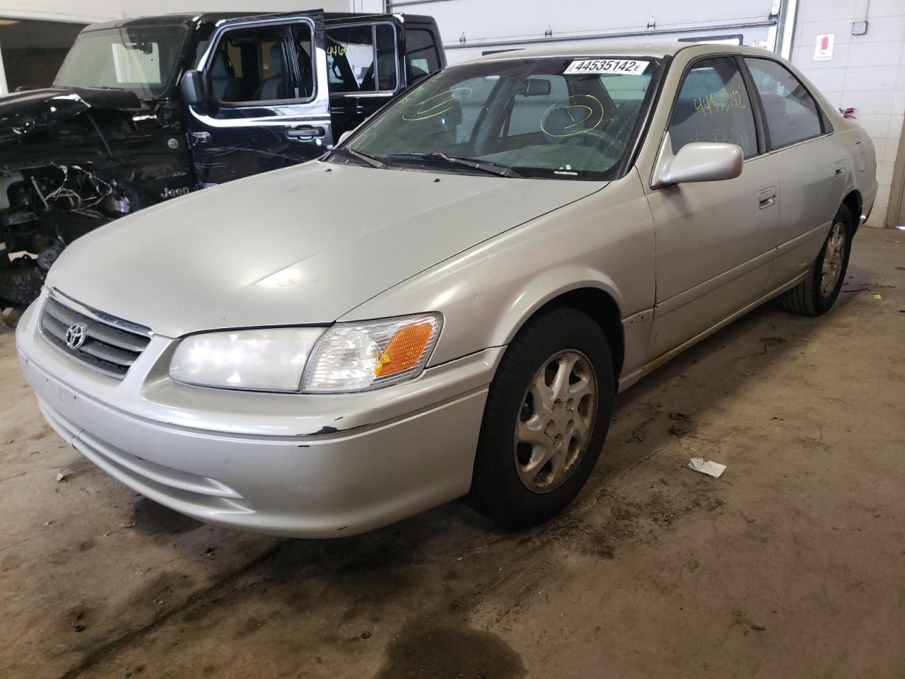 Photo 2 from auction – 2000 TOYOTA CAMRY CE with VIN JT2BG22K0Y0412017