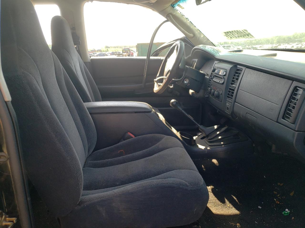 Photo 18 from auction – 2004 DODGE DAKOTA SXT with VIN 1D7HG12K04S599470