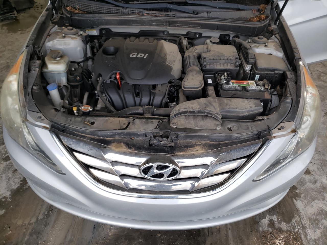 Photo 7 from auction – 2012 HYUNDAI SONATA SE with VIN 5NPEC4AC1CH477296