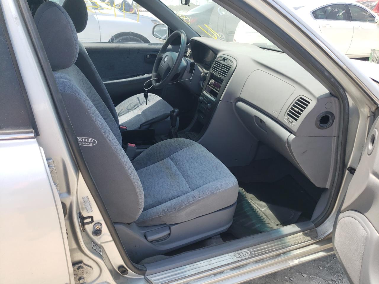 Photo 5 from auction – 2006 KIA OPTIMA LX with VIN KNAGD126165457094