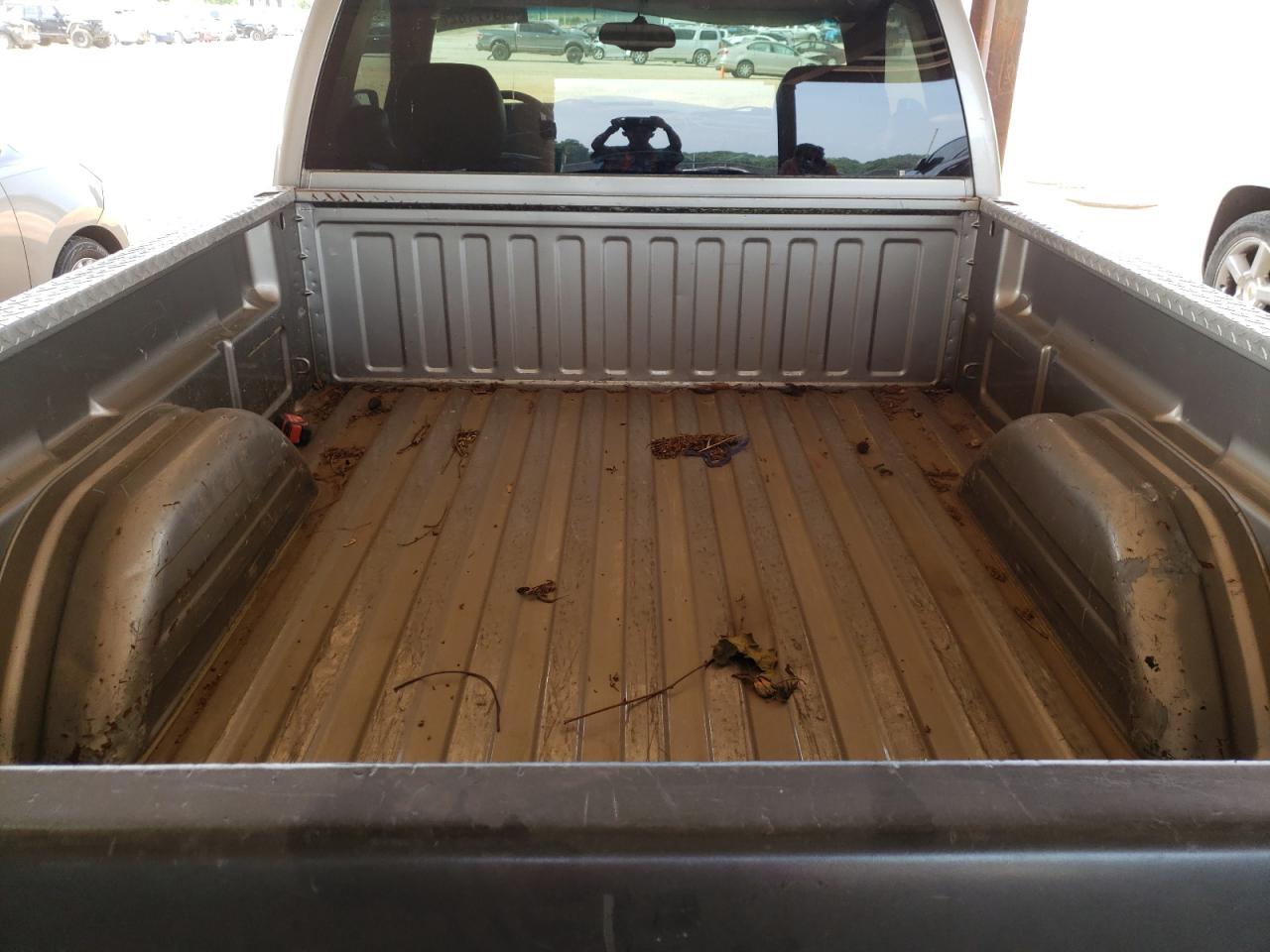 Photo 6 from auction – 2003 CHEVROLET SILVERADO with VIN 1GCEK14V23Z189522