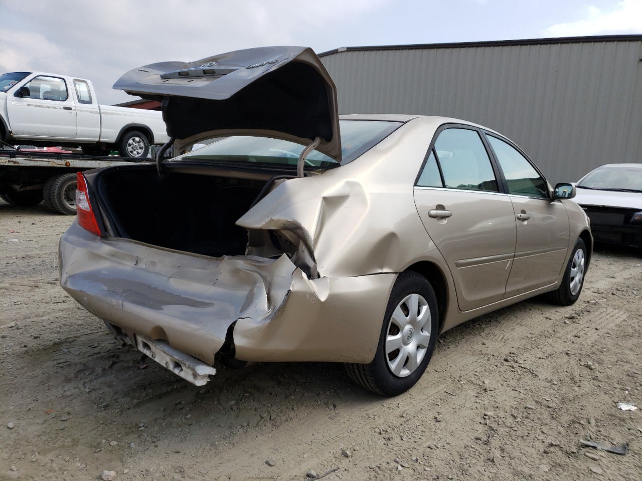 Photo 4 from auction – 2002 TOYOTA CAMRY LE with VIN JTDBE32K620005829