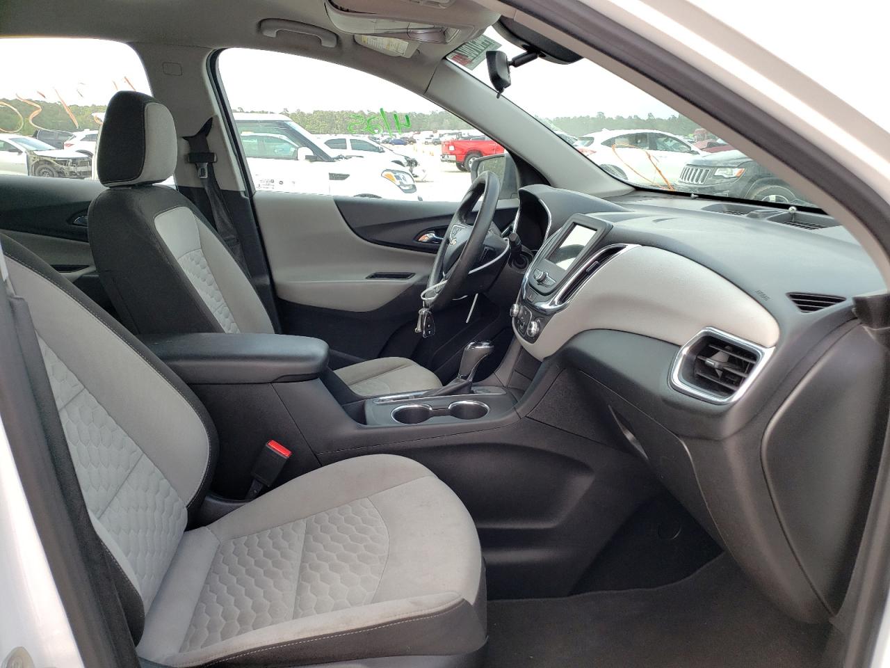 Photo 5 from auction – 2019 CHEVROLET EQUINOX LS with VIN 2GNAXHEV9K6175609