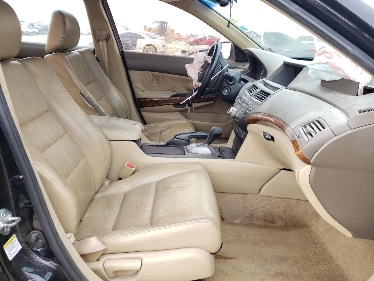 Photo 5 from auction – 2010 HONDA ACCORD EXL with VIN 1HGCP2F89AA070515