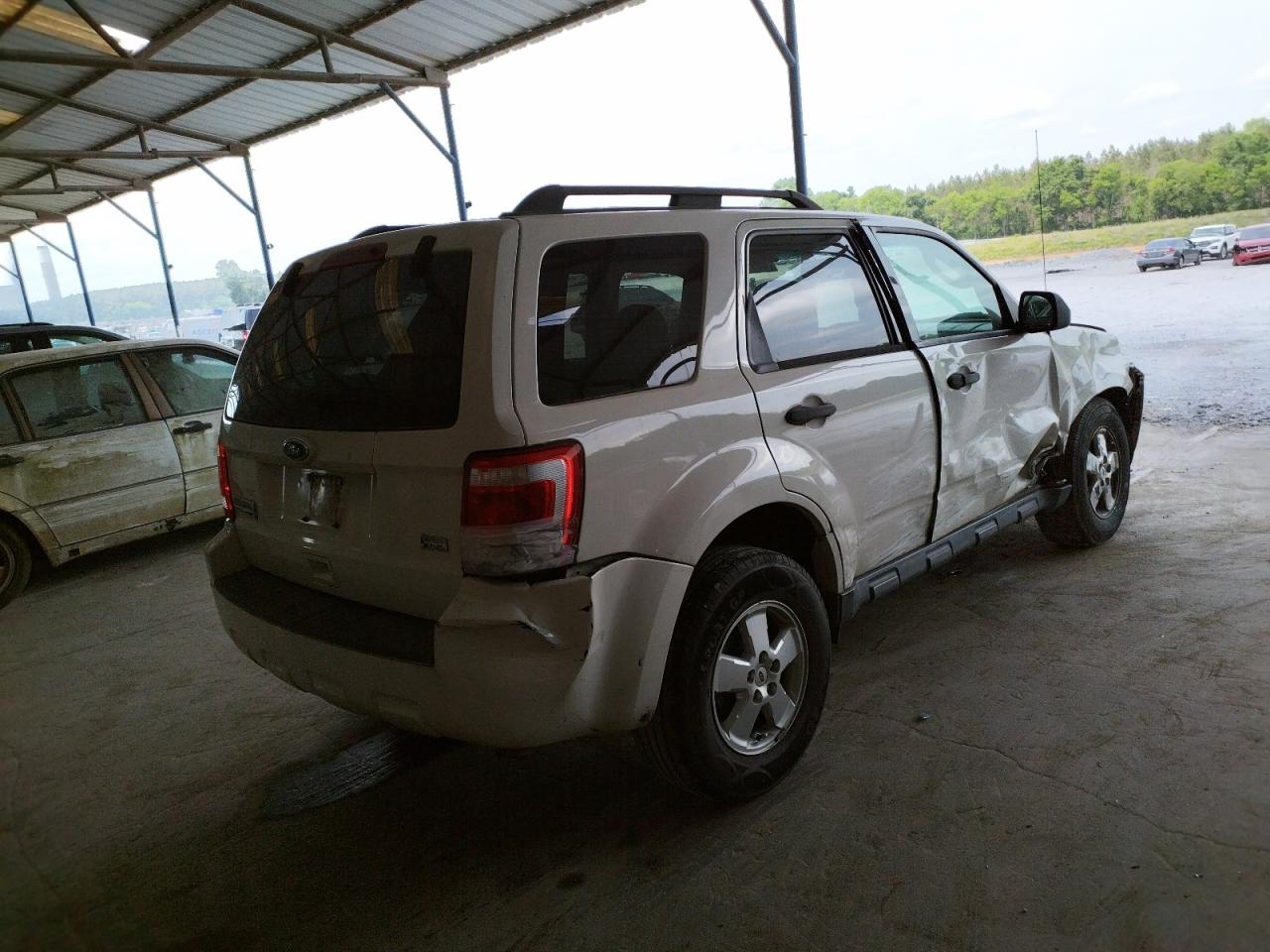Photo 10 from auction – 2010 FORD ESCAPE XLT with VIN 1FMCU9DG7AKB92323