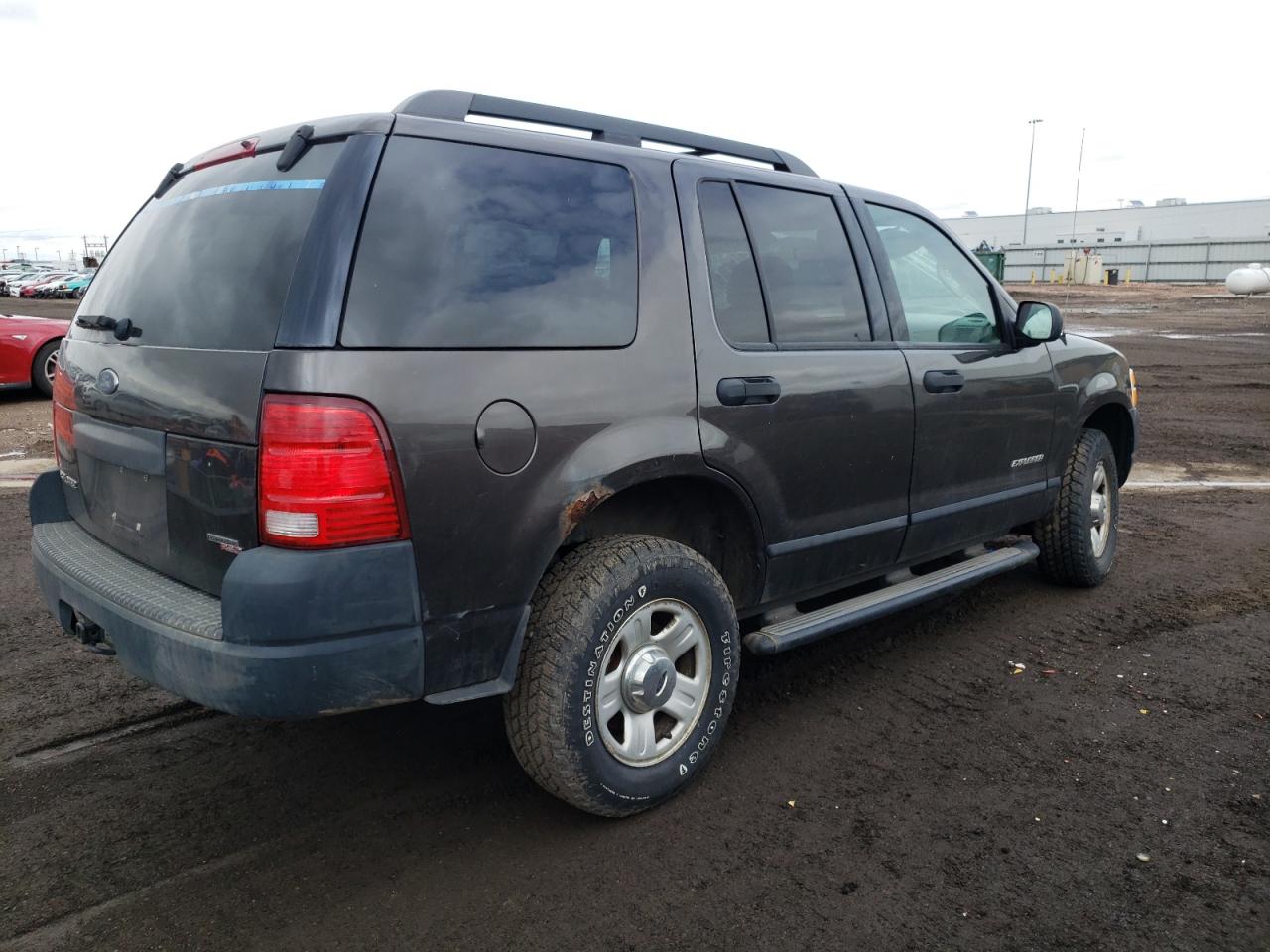 Photo 4 from auction – 2005 FORD EXPLORER X with VIN 1FMZU72K65UB00571