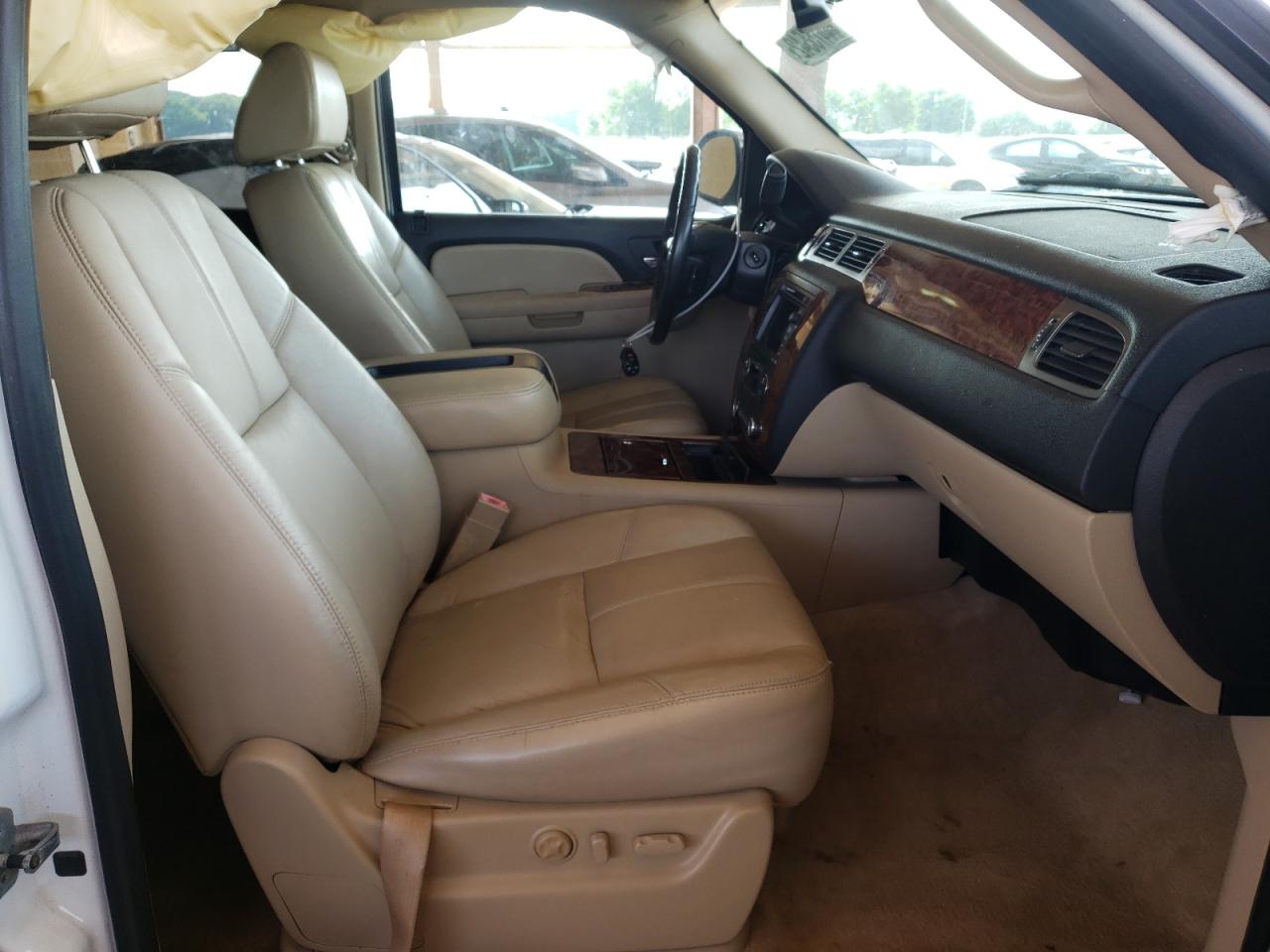Photo 5 from auction – 2007 CHEVROLET TAHOE C150 with VIN 1GNFC13J87J405305