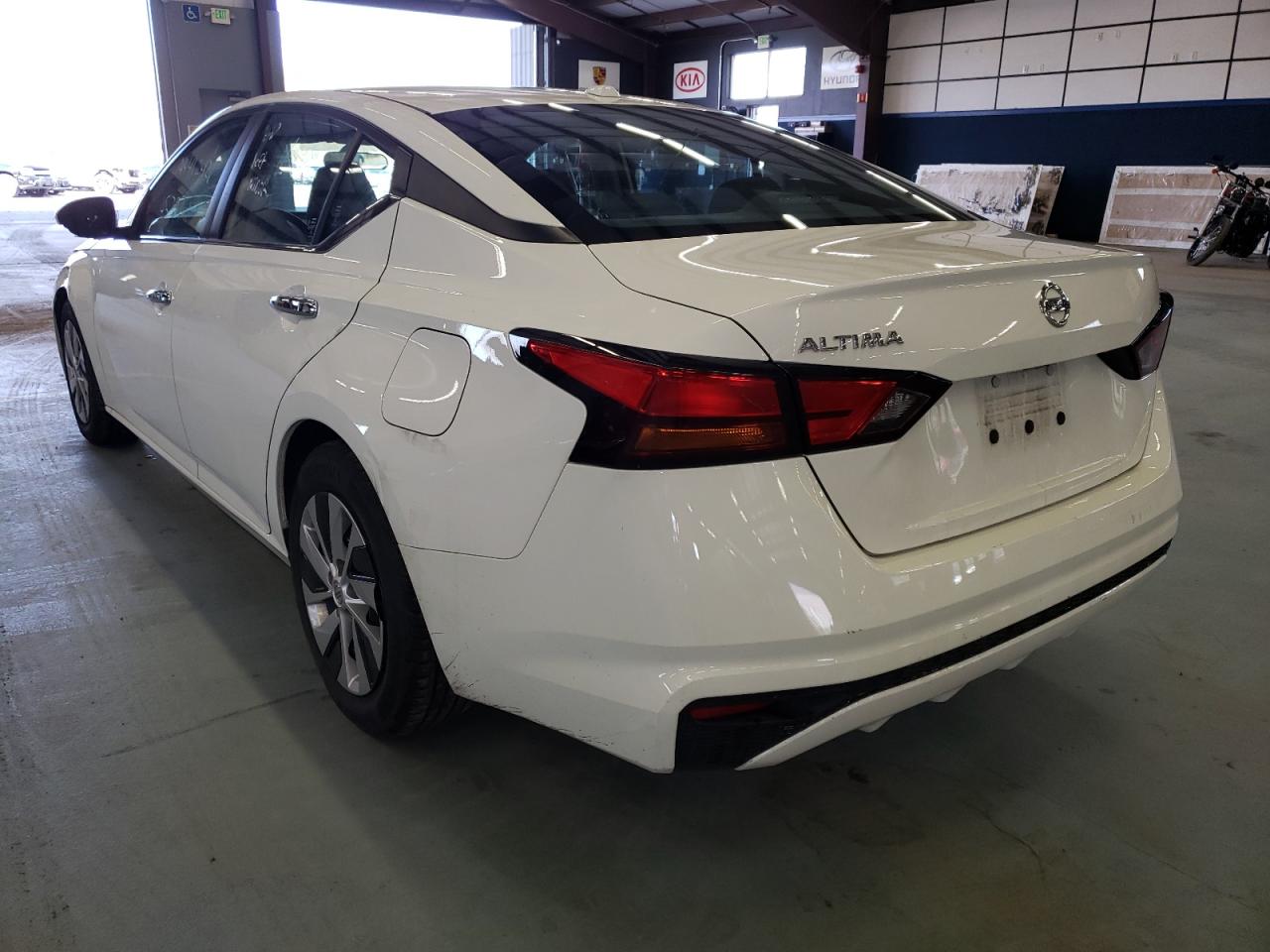 Photo 3 from auction – 2020 NISSAN ALTIMA S with VIN 1N4BL4BV3LC214571