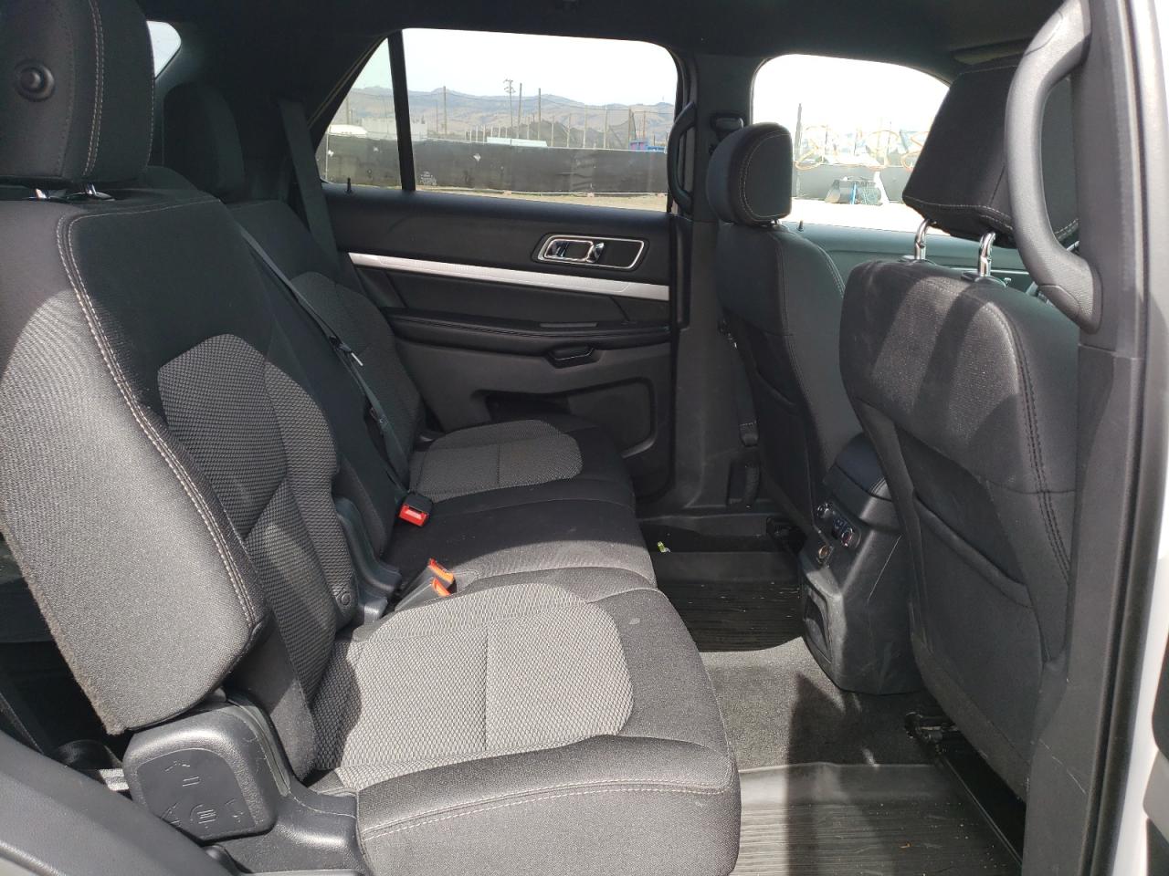Photo 6 from auction – 2017 FORD EXPLORER X with VIN 1FM5K7D87HGB22233