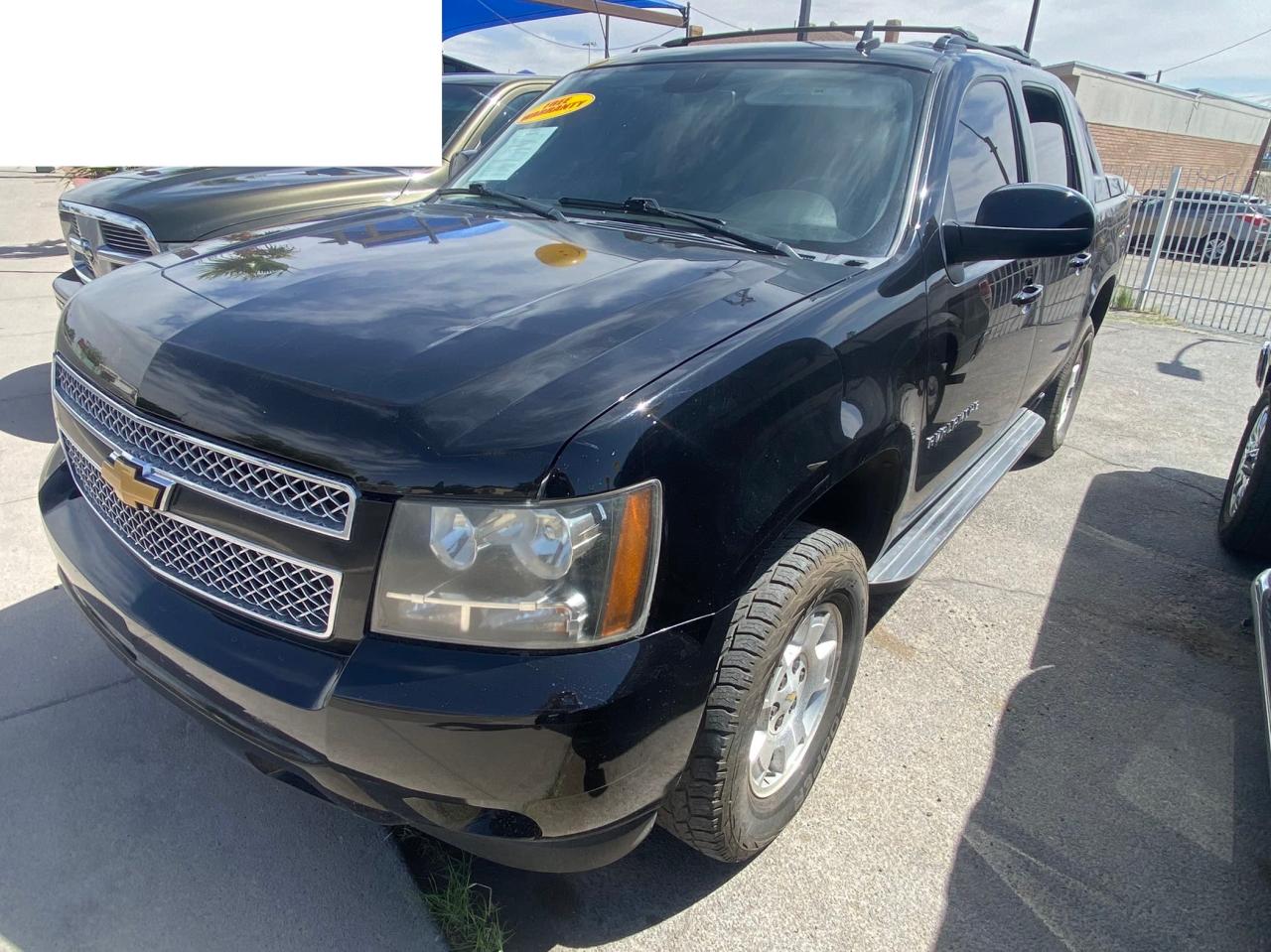 Photo 2 from auction – 2011 CHEVROLET AVALANCHE with VIN 3GNMCEE01BG361113