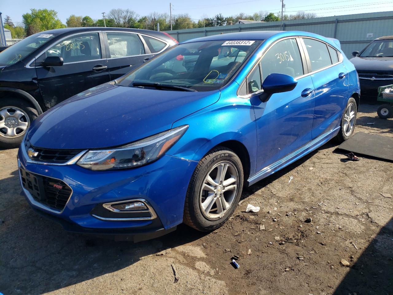 Photo 2 from auction – 2017 CHEVROLET CRUZE LT with VIN 3G1BE6SM2HS513972