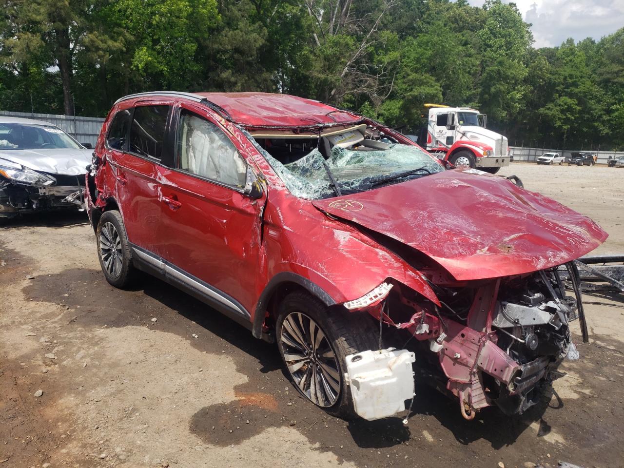 MITSUBISHI OUTLANDER 2019 with VIN JA4AD3A36KZ028123 - Photo from auction
