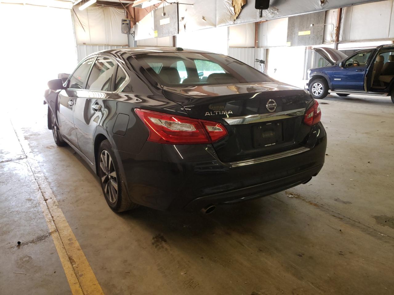 Photo 3 from auction – 2017 NISSAN ALTIMA 2.5 with VIN 1N4AL3AP8HC238154