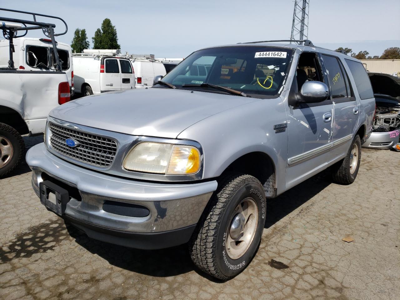 Photo 2 from auction – 1997 FORD EXPEDITION with VIN 1FMEU18W0VLA68194
