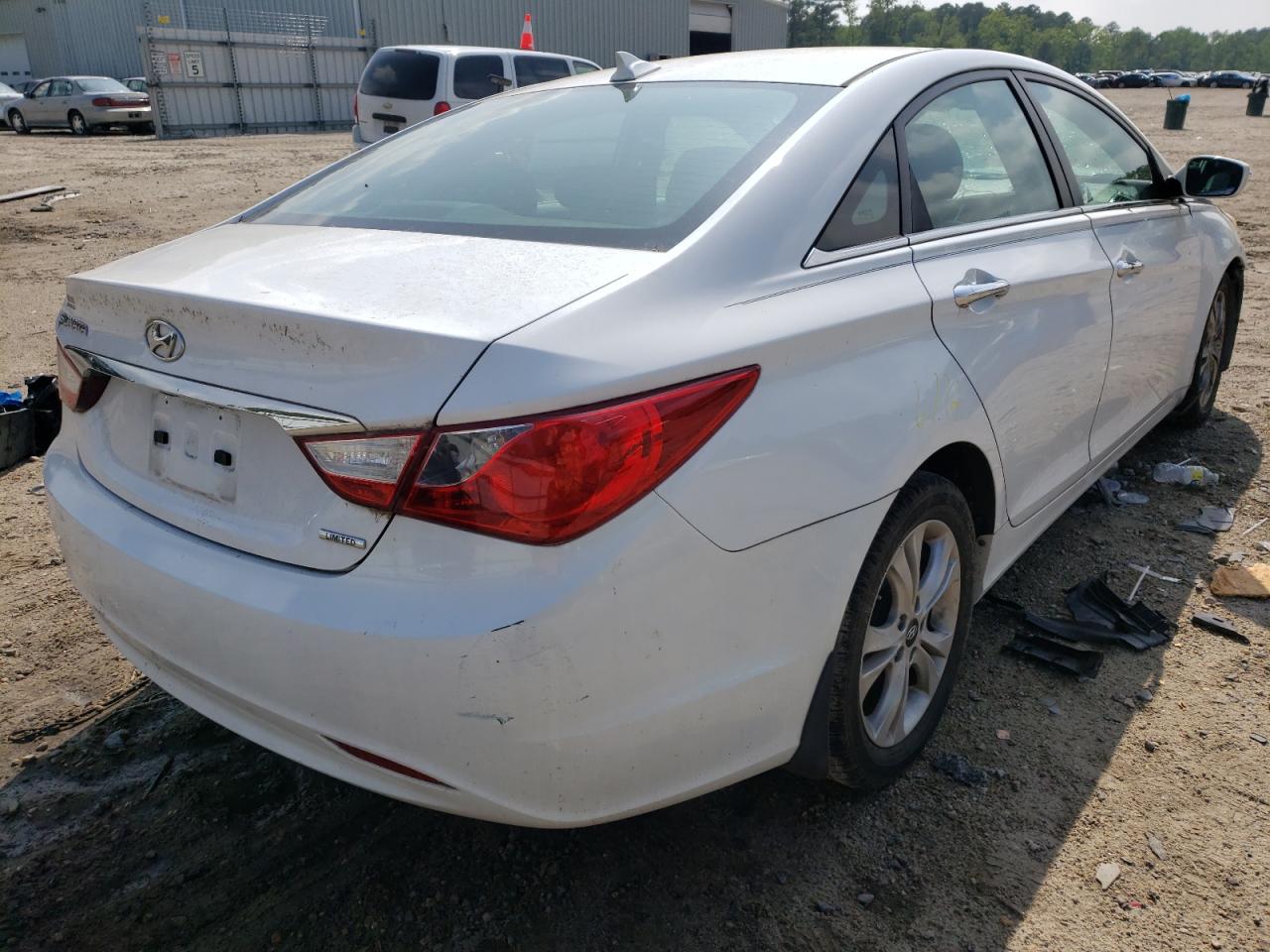 Photo 4 from auction – 2013 HYUNDAI SONATA SE with VIN 5NPEC4AC6DH572115