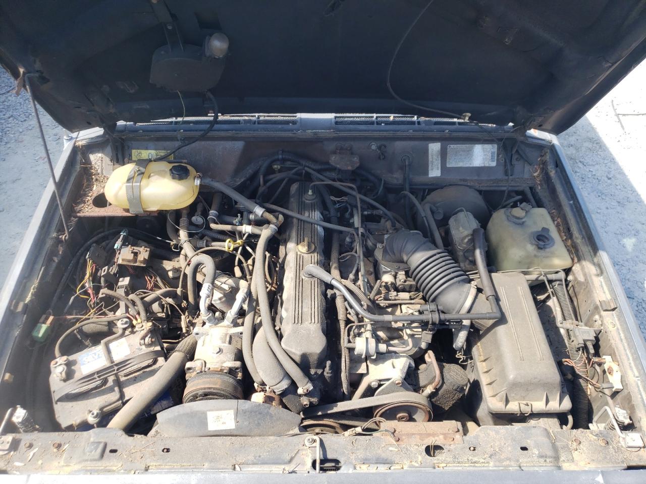 Photo 7 from auction – 1989 JEEP CHEROKEE L with VIN 1J4FJ58L3KL532180