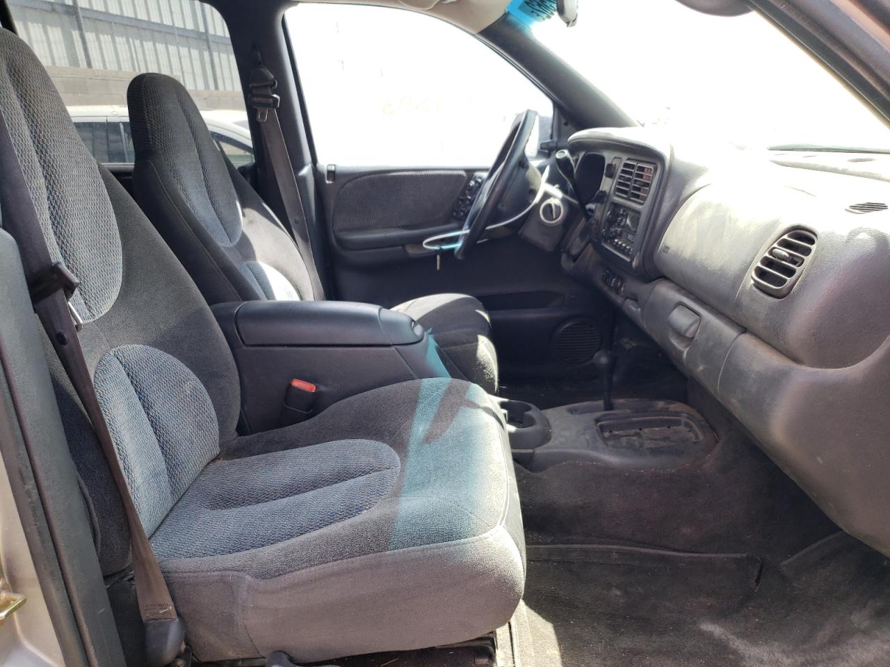 Photo 5 from auction – 2000 DODGE DURANGO with VIN 1B4HS28Z3YF167261