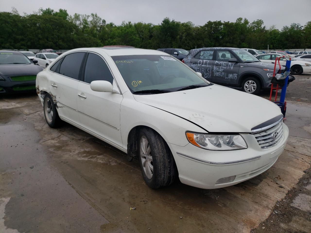 HYUNDAI AZERA SE 2006 with VIN KMHFC46F86A044363 - Photo from auction