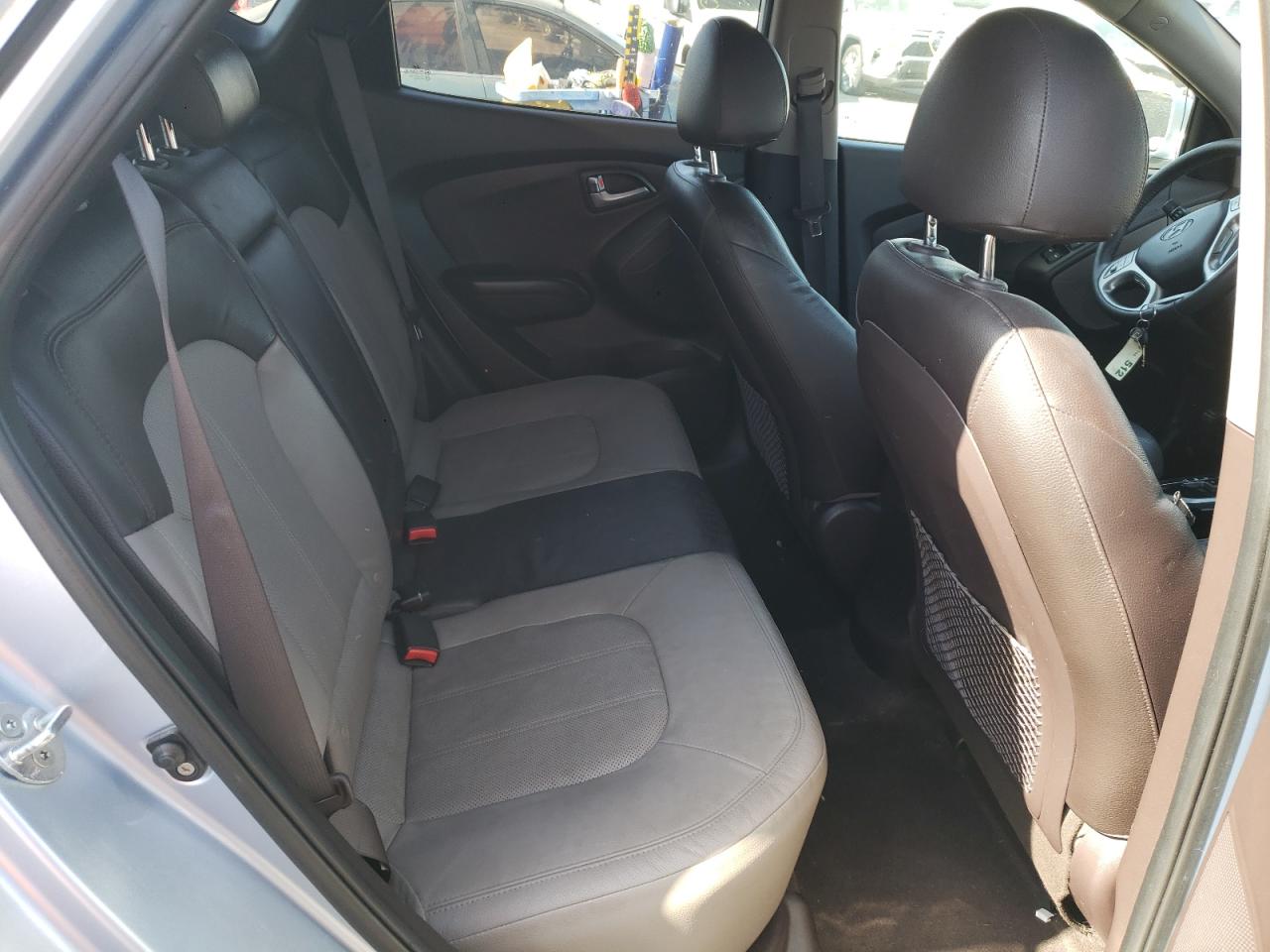Photo 6 from auction – 2011 HYUNDAI TUCSON GLS with VIN KM8JU3AC8BU230654