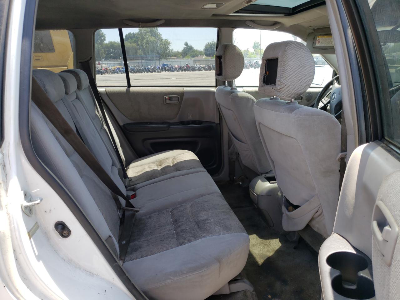 Photo 6 from auction – 2002 TOYOTA HIGHLANDER with VIN JTEGF21A120033393