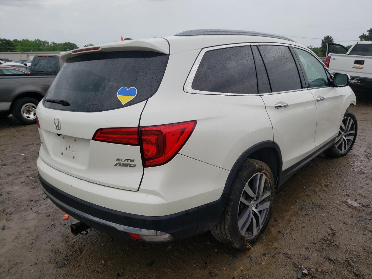 Photo 4 from auction – 2017 HONDA PILOT ELIT with VIN 5FNYF6H06HB071550
