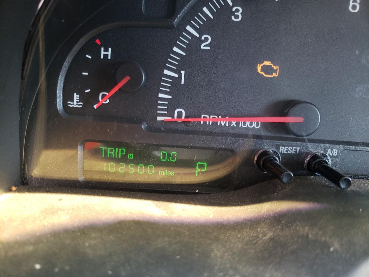 Photo 8 from auction – 2000 LINCOLN LS with VIN 1LNHM87A6YY905646