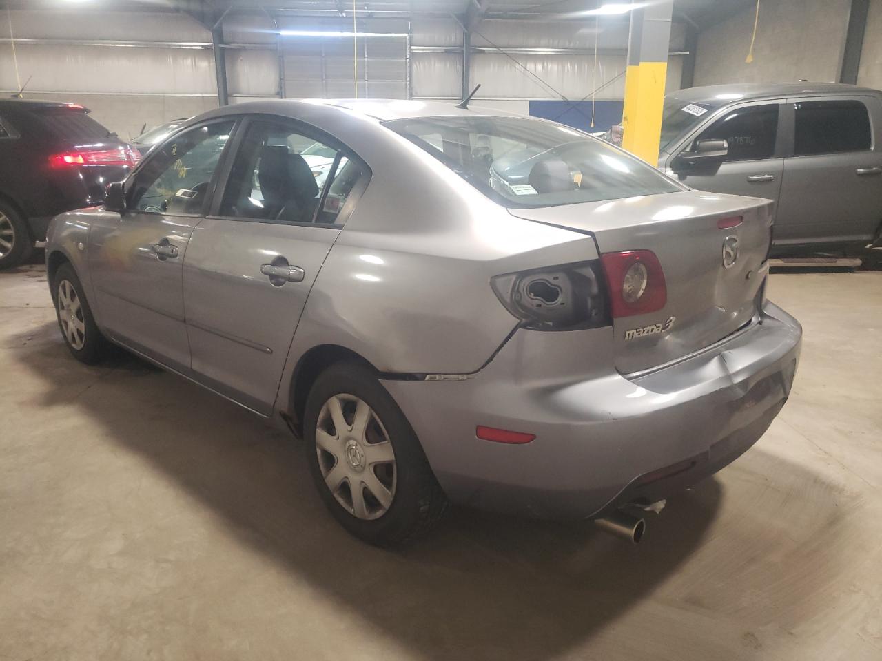 Photo 3 from auction – 2005 MAZDA 3 I with VIN JM1BK12F451249946