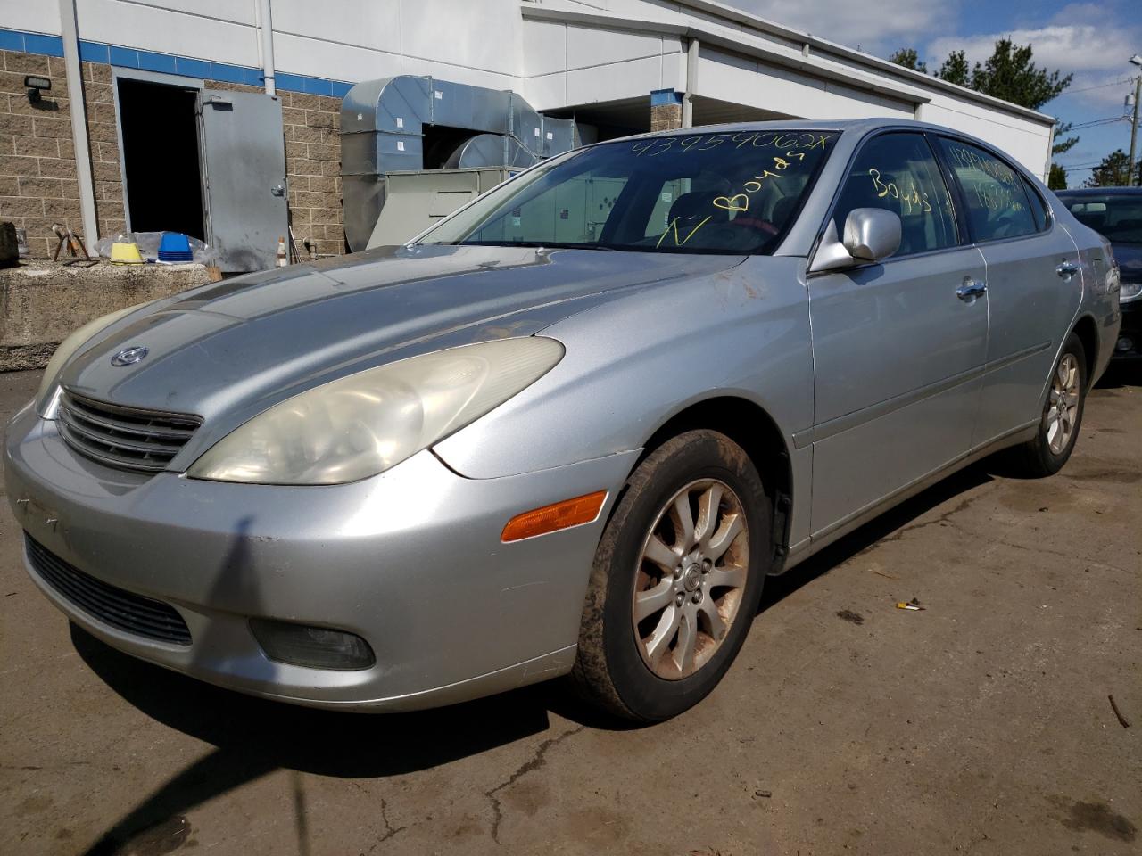 Photo 2 from auction – 2003 LEXUS ES 300 with VIN JTHBF30G430114057