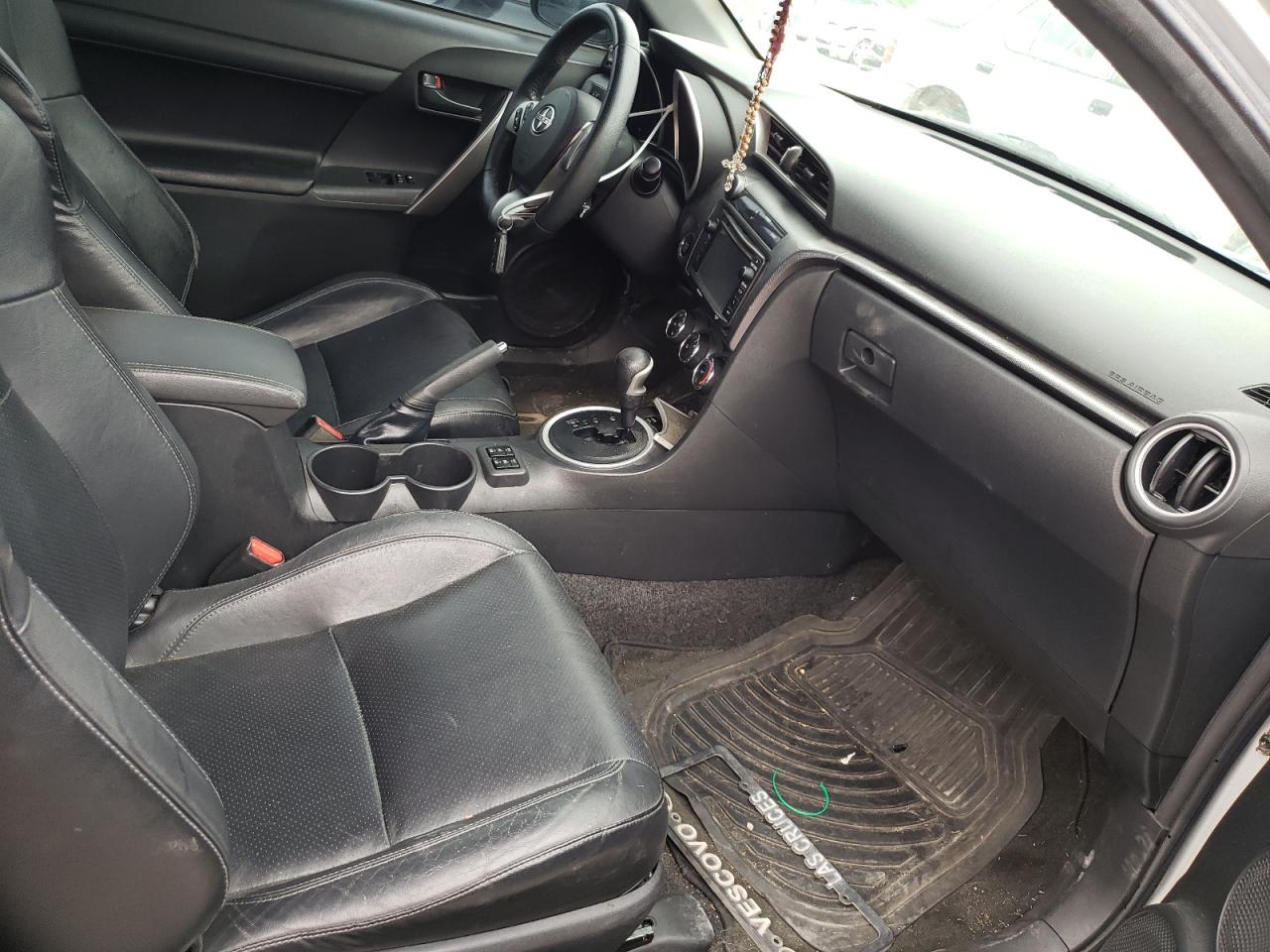 Photo 5 from auction – 2014 TOYOTA SCION TC with VIN JTKJF5C71E3083963