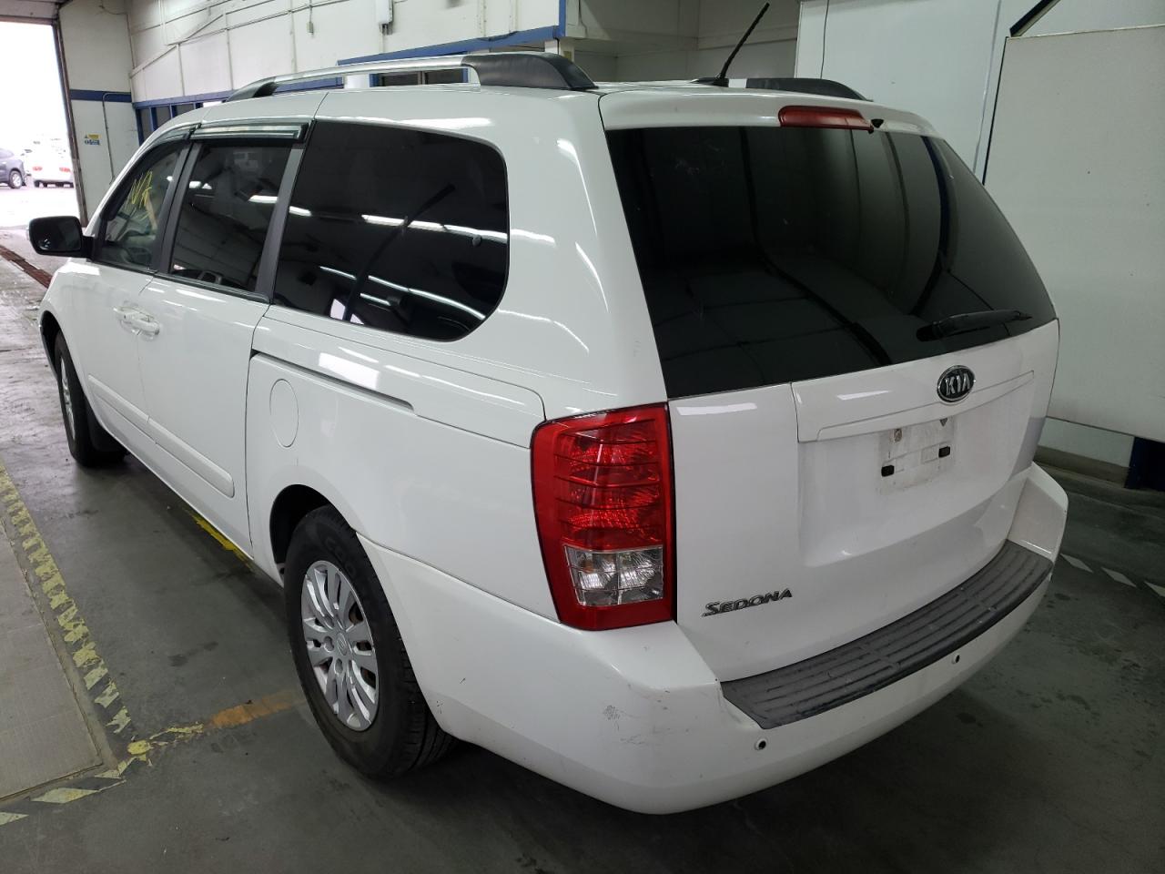 Photo 3 from auction – 2011 KIA SEDONA LX with VIN KNDMG4C72B6363610