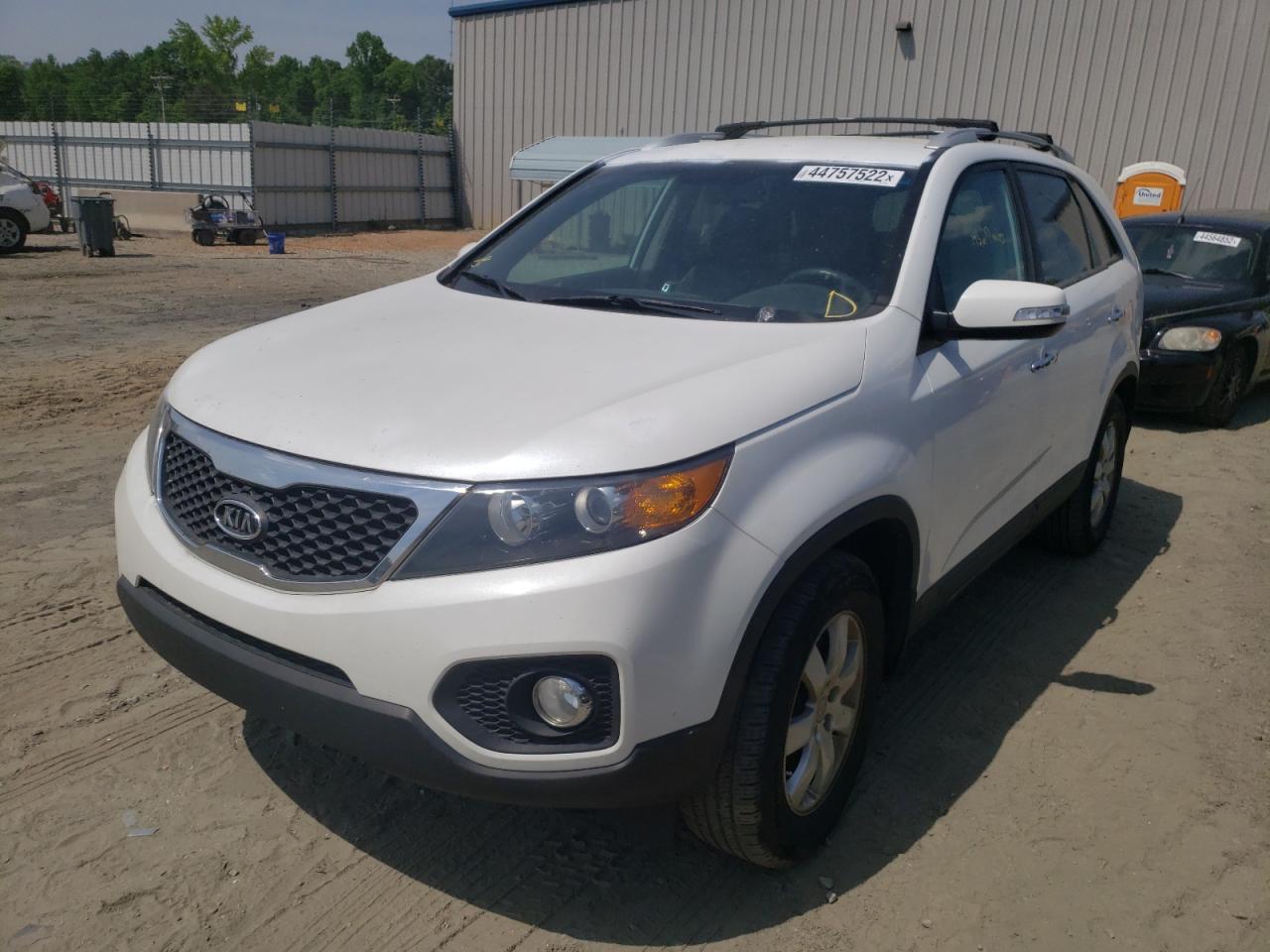 Photo 2 from auction – 2013 KIA SORENTO LX with VIN 5XYKT4A60DG419086