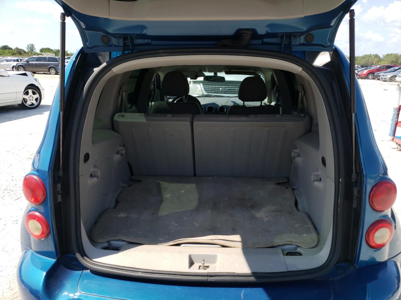 Photo 9 from auction – 2010 CHEVROLET HHR LT with VIN 3GNBABDB7AS508786