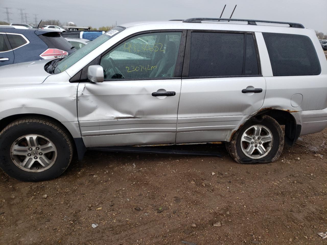 Photo 9 from auction – 2005 HONDA PILOT EX with VIN 5FNYF18485B005051