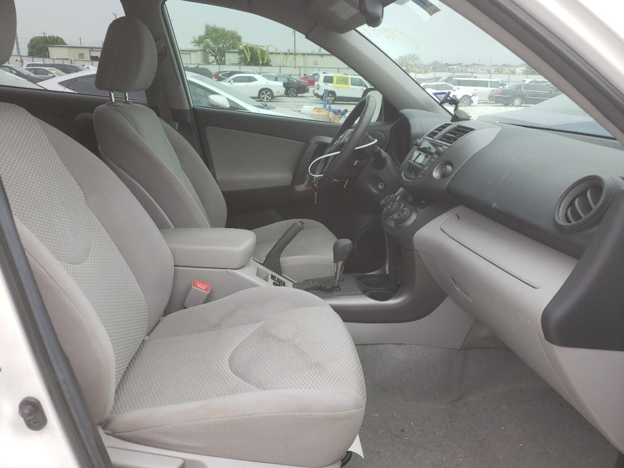 Photo 5 from auction – 2011 TOYOTA RAV4 with VIN 2T3ZF4DV0BW079087