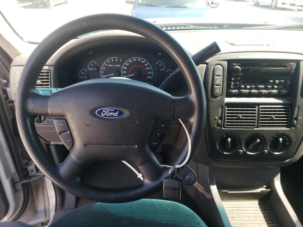 Photo 9 from auction – 2002 FORD EXPLORER X with VIN 1FMZU73E32UA12937