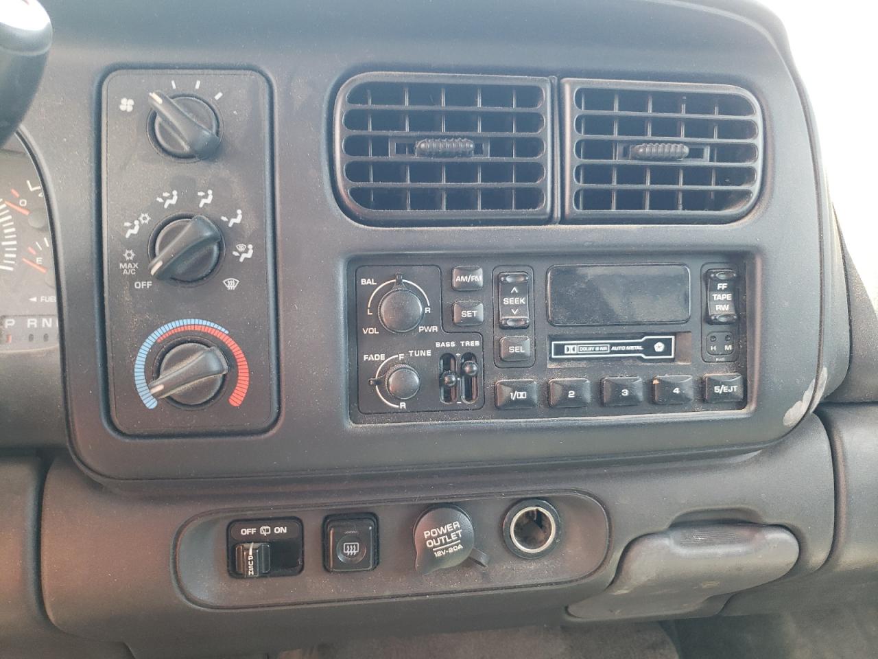 Photo 9 from auction – 2000 DODGE DURANGO with VIN 1B4HS28Z3YF167261