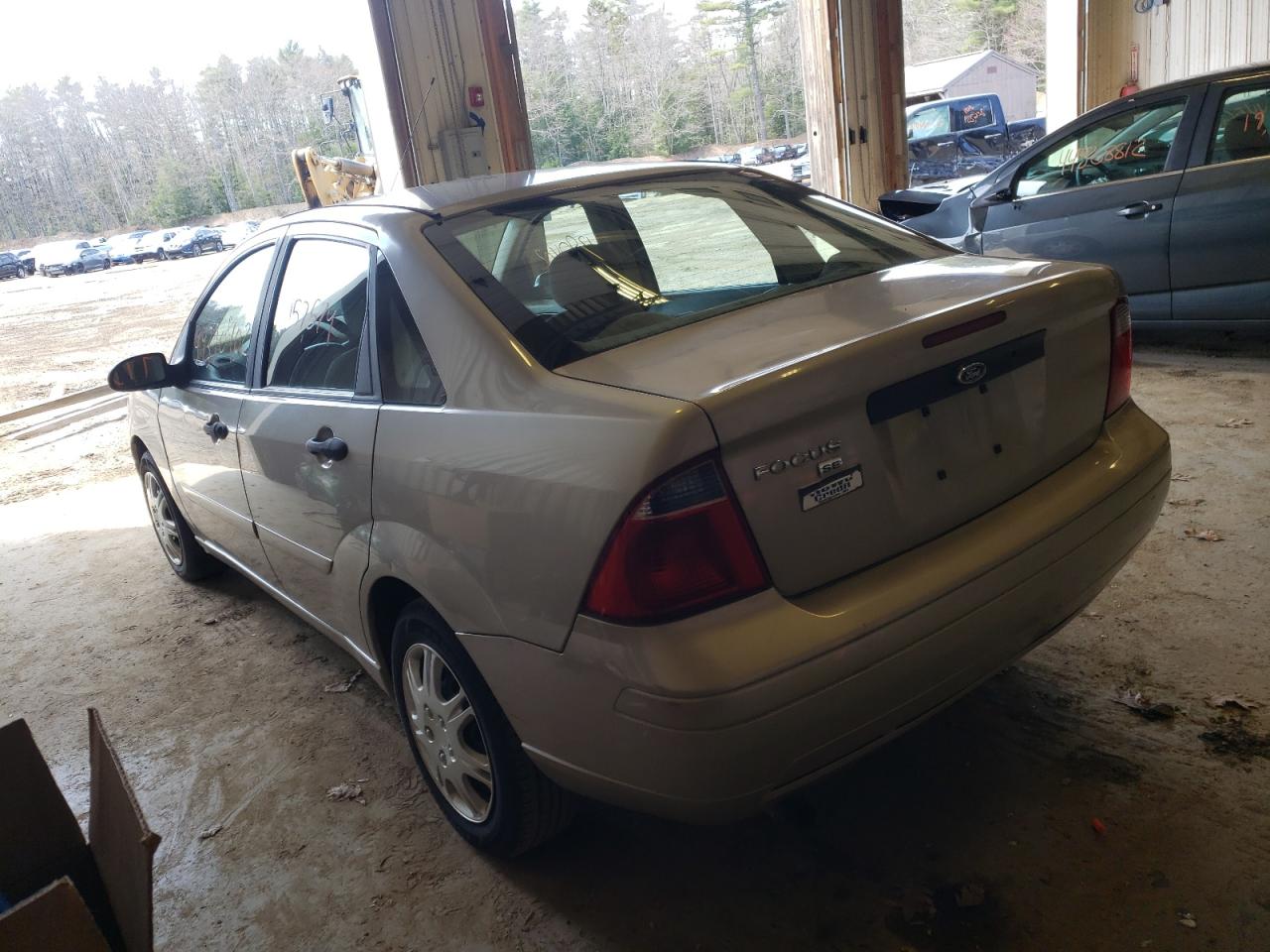 Photo 3 from auction – 2007 FORD FOCUS ZX4 with VIN 1FAHP34N07W335293
