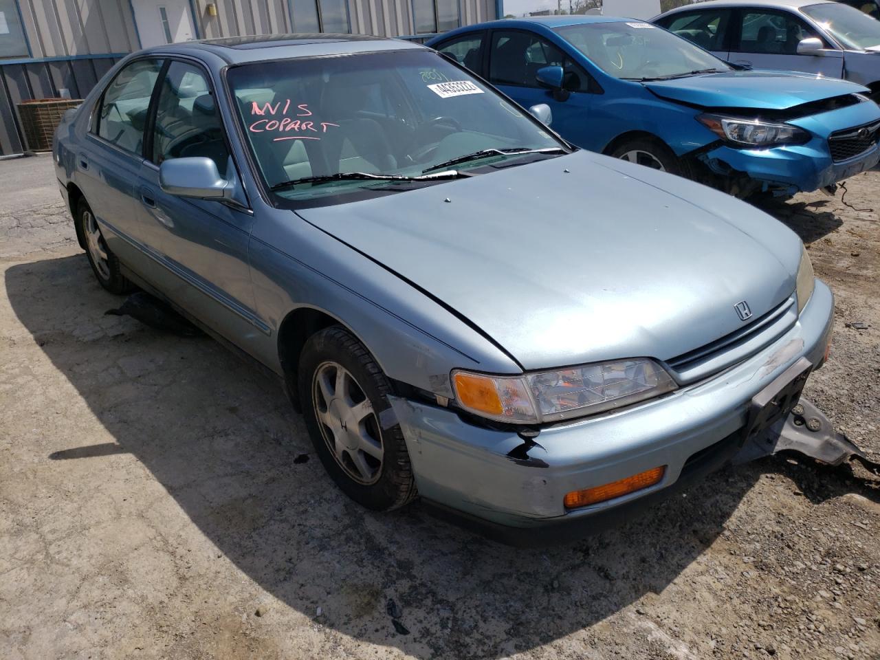 HONDA ACCORD EX 1995 with VIN 1HGCD5662SA071192 - Photo from auction