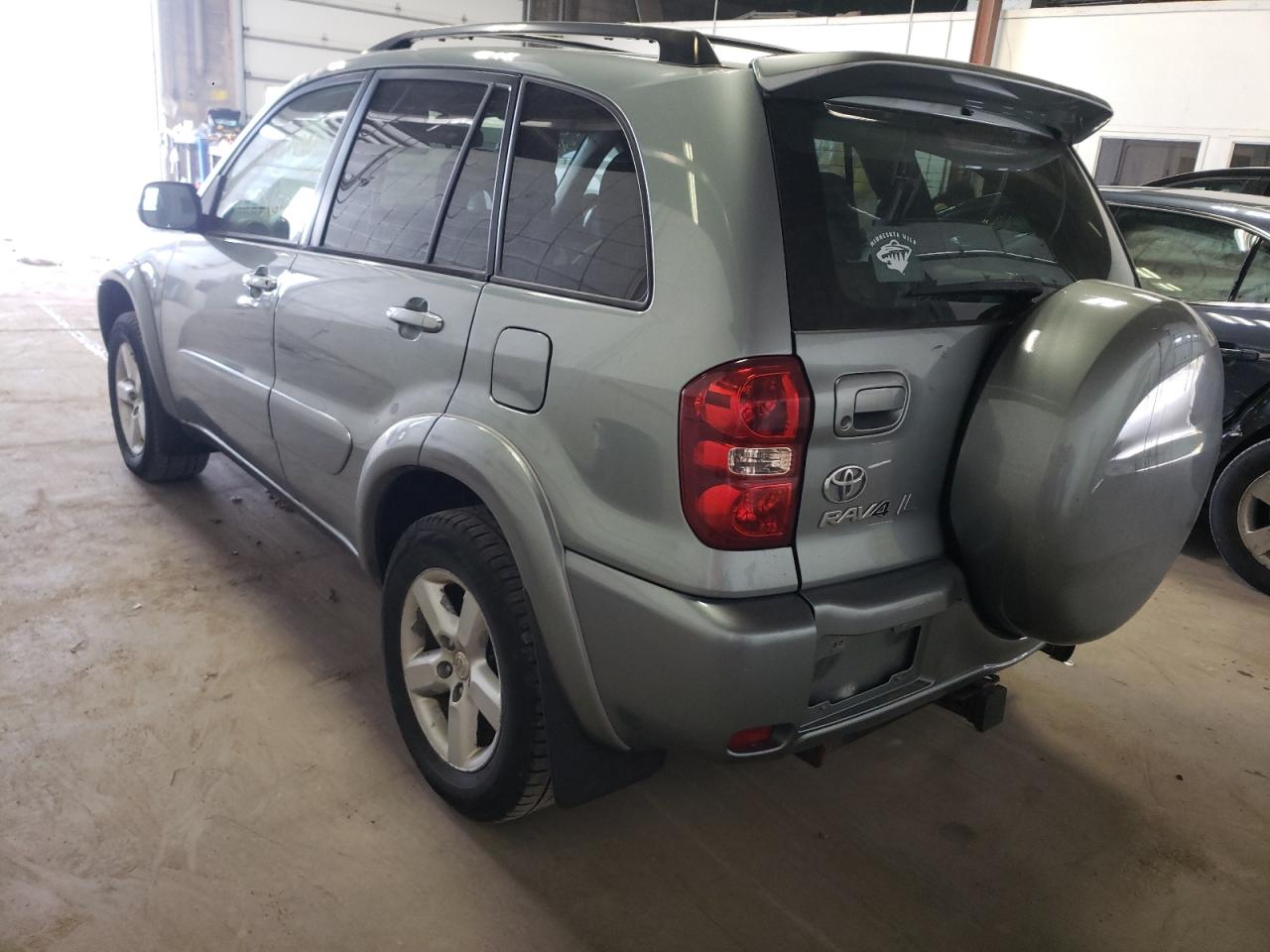 Photo 3 from auction – 2005 TOYOTA RAV4 with VIN JTEHD20V850040070