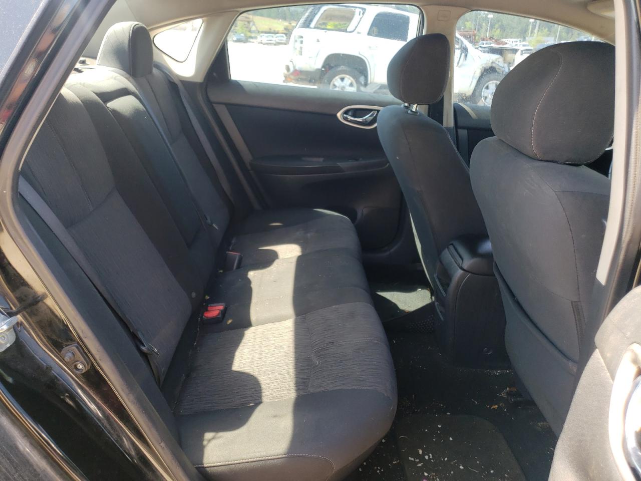 Photo 6 from auction – 2015 NISSAN SENTRA S with VIN 3N1AB7AP6FL695294