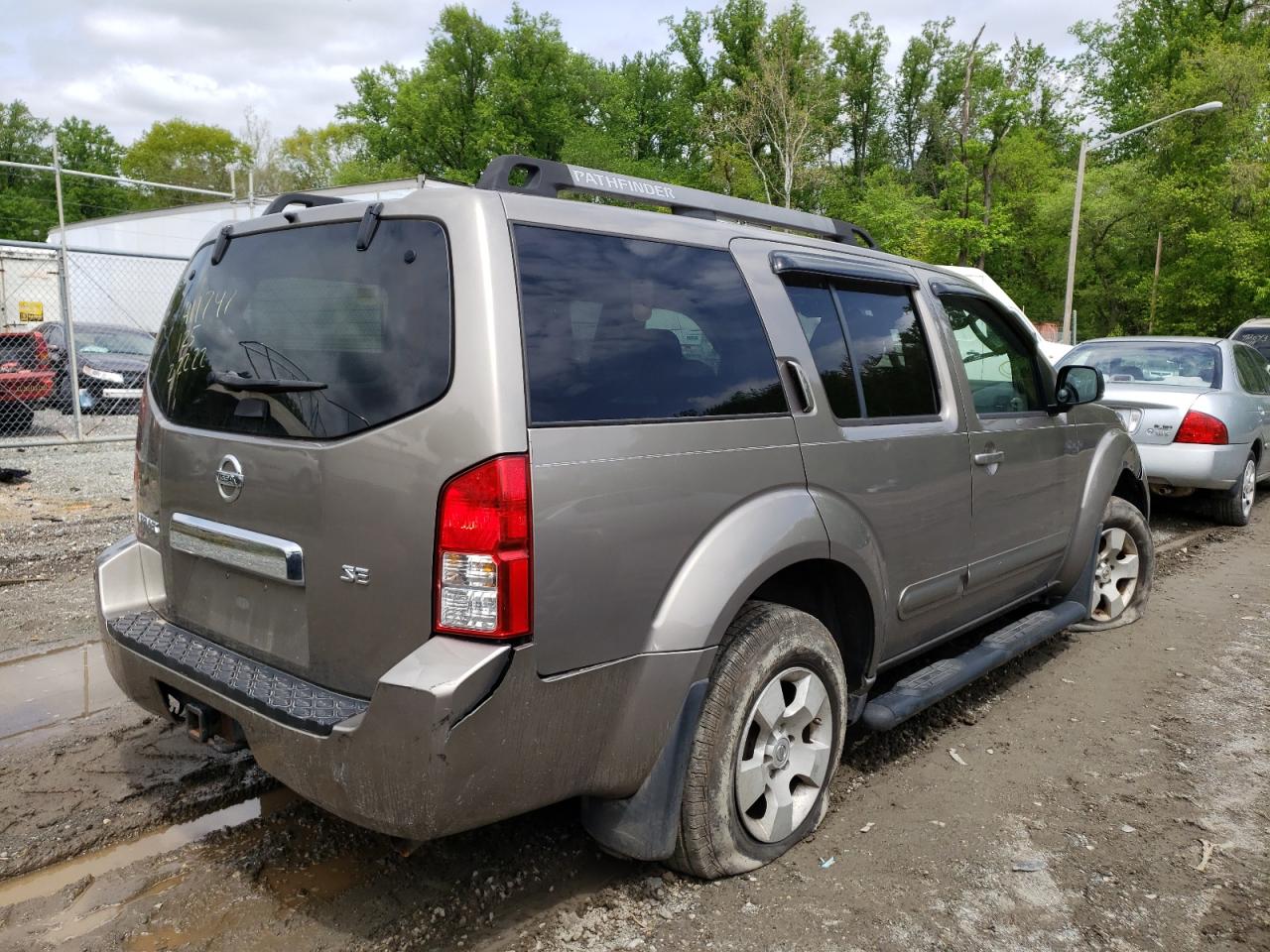 Photo 4 from auction – 2005 NISSAN PATHFINDER with VIN 5N1AR18W65C790012