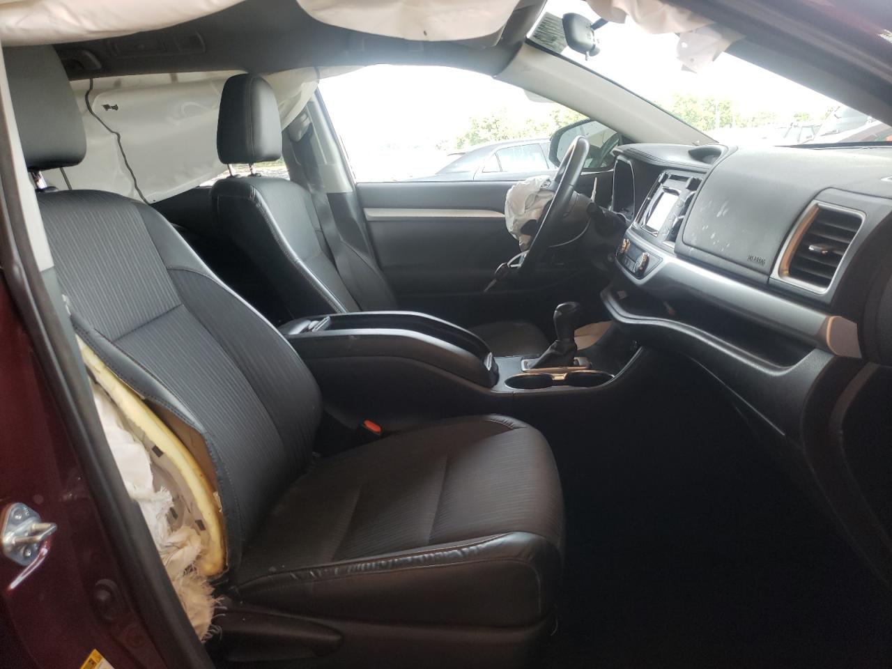 Photo 5 from auction – 2015 TOYOTA HIGHLANDER with VIN 5TDZKRFH5FS078430