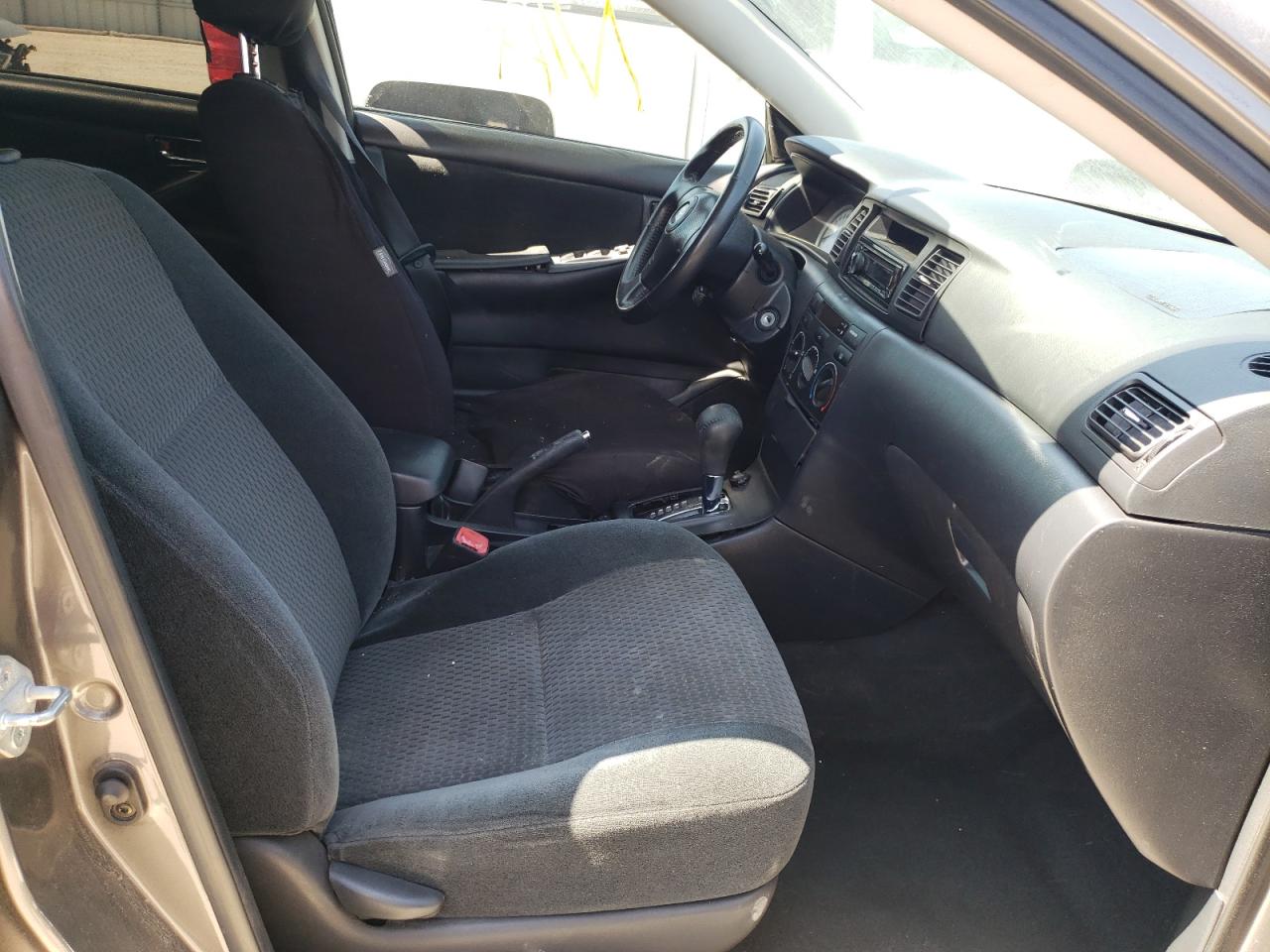 Photo 5 from auction – 2005 TOYOTA COROLLA CE with VIN 1NXBR32EX5Z357965